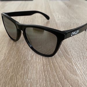 Oakley Frogskin Sunglass Polarized Polished Black